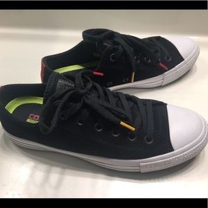 Men’s Lowtop Black Suede Converse, Size 8 👟👟